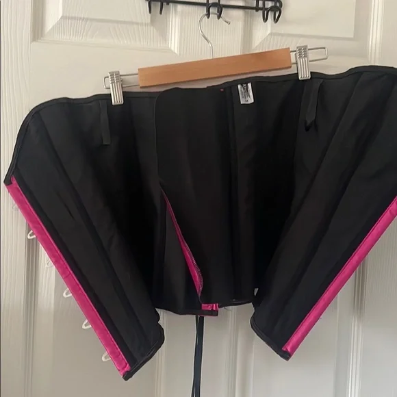 ADORE ME MAHOGANY LACE CORSET Size Medium Mean Girls - Picture 6 of 8